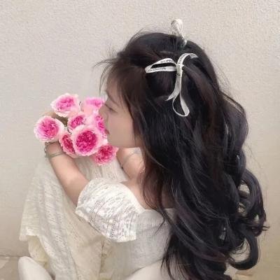 某天后之女学历造假，学校展开调查，凌晨持续发酵