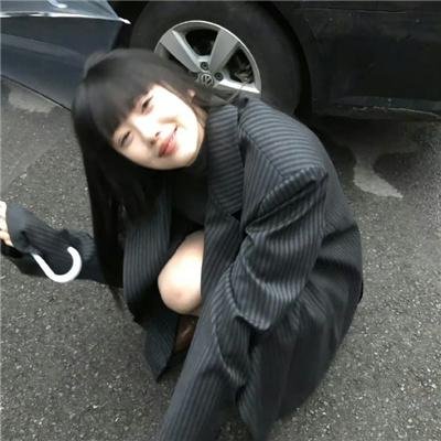 实力派歌手被曝素颜现身菜市场，一夜之间豪宅门口画面流出
